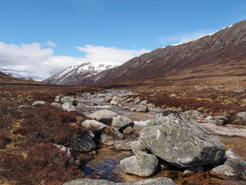 LairigGhru_from_river_dee.jpg